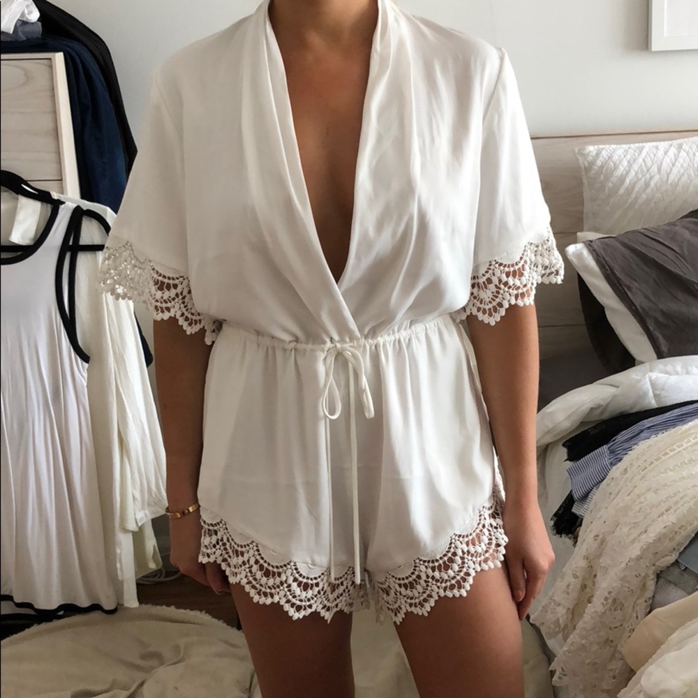 🆕 White Stylestalker short romper - Picture 2 of 7
